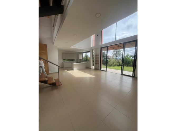 Casa de 4 alcobas en venta en El Faro, Rionegro, 280 m² · foto 4 de 24