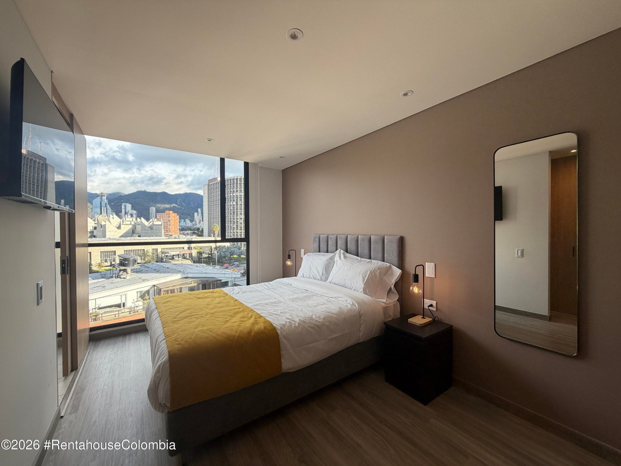 Apartamento en venta en La Esmeralda, Bogotá · foto 2 de 16