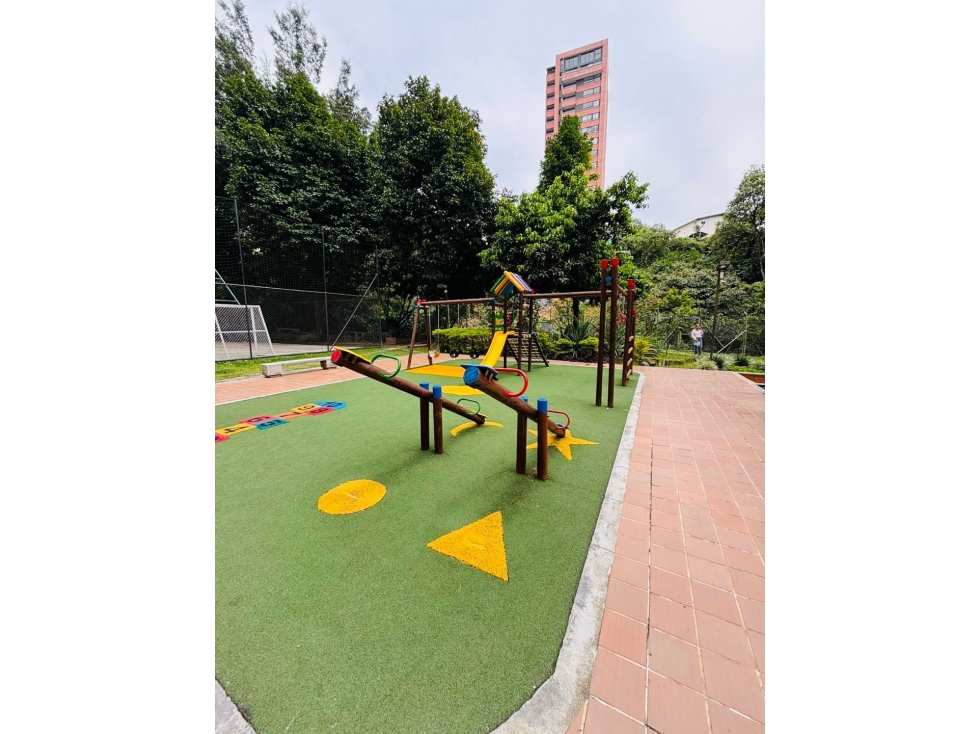 Apartamento en venta en El Poblado, Medellín · foto 18 de 22