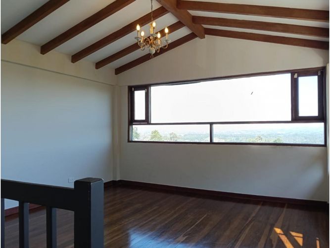 Casa de 4 alcobas en venta en Sajonia, Rionegro, 410 m² · foto 7 de 24