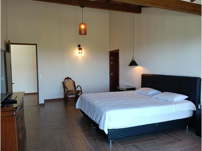 Casa de 4 alcobas en venta en Sajonia, Rionegro, 410 m² · foto 12 de 24