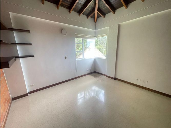 Casa de 6 alcobas en venta en Escobero, Envigado, 350 m² · foto 13 de 24