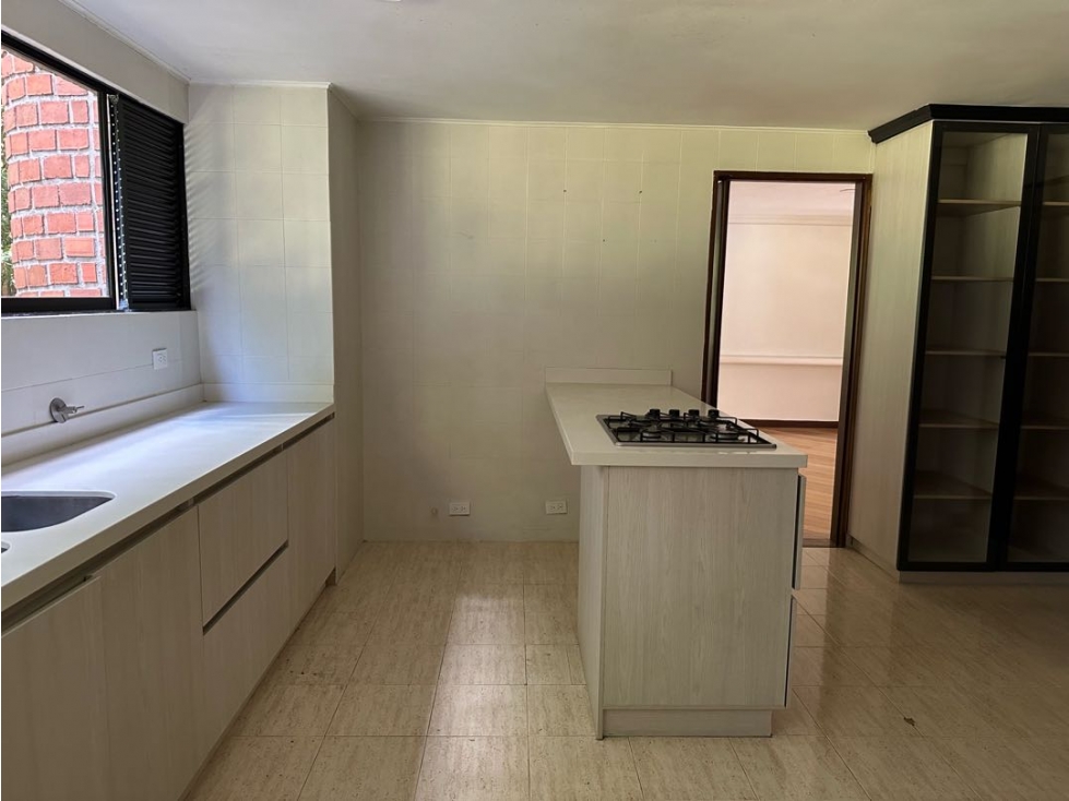 Apartamento en venta en El Poblado, Medellín · foto 5 de 24
