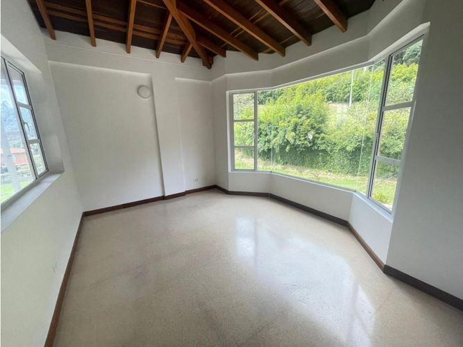 Casa de 6 alcobas en venta en Escobero, Envigado, 350 m² · foto 14 de 24