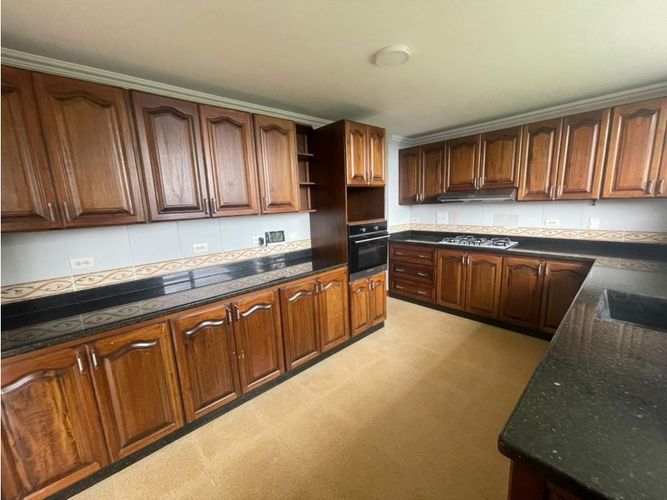 Casa de 6 alcobas en venta en Escobero, Envigado, 350 m² · foto 17 de 24