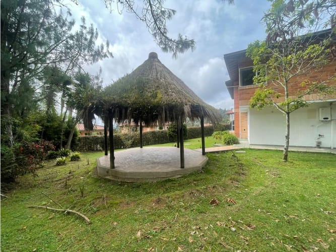 Casa de 6 alcobas en venta en Escobero, Envigado, 350 m² · foto 23 de 24