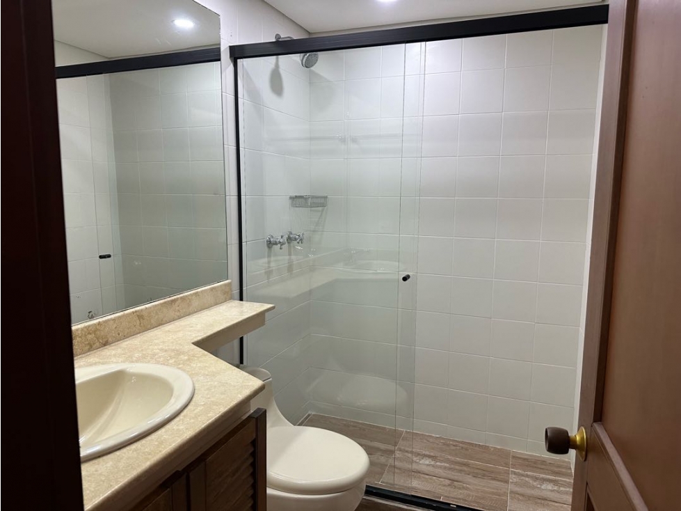 Apartamento en venta en El Poblado, Medellín · foto 16 de 24