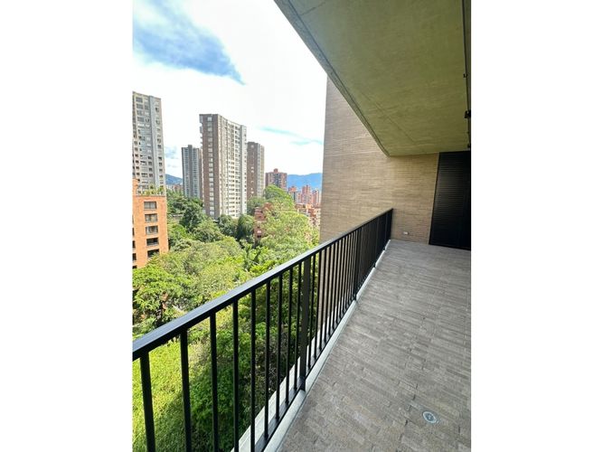 Apartamento en venta en El Poblado, Medellín · foto 21 de 24