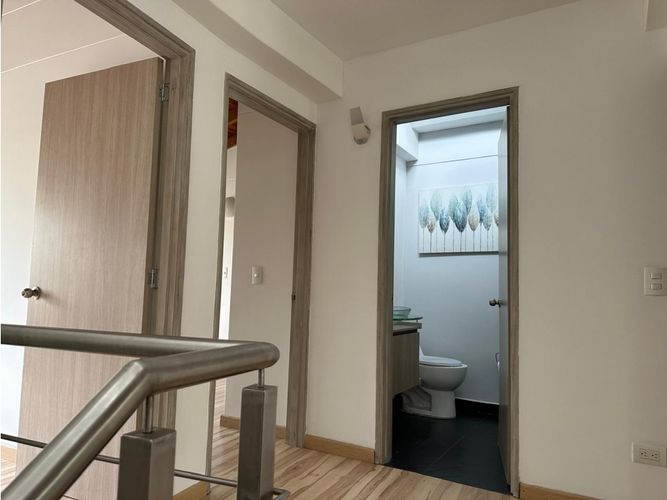 Casa de 3 alcobas en venta en Loma Del Chocho, Envigado, 185 m² · foto 8 de 10