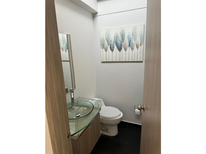 Casa de 3 alcobas en venta en Loma Del Chocho, Envigado, 185 m² · foto 10 de 10