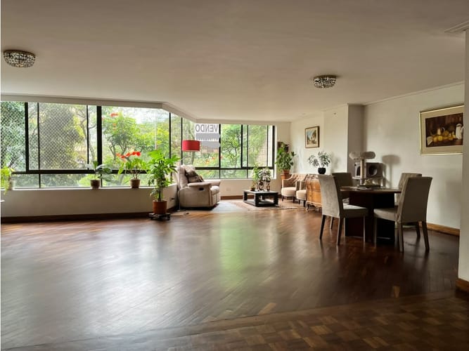Apartamento de 3 alcobas en venta en La Florida, Medellín, 207 m² · foto 2 de 21