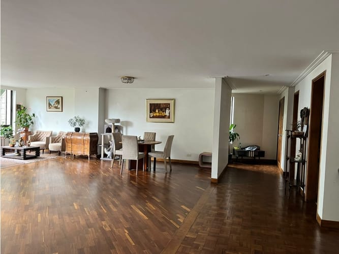 Apartamento de 3 alcobas en venta en La Florida, Medellín, 207 m² · foto 3 de 21