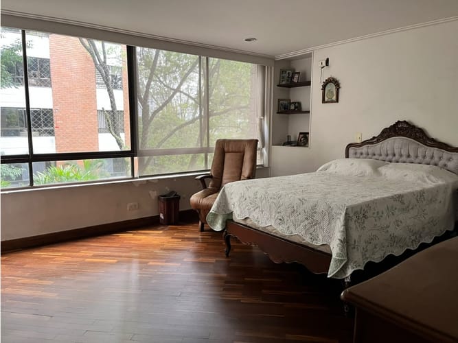 Apartamento de 3 alcobas en venta en La Florida, Medellín, 207 m² · foto 9 de 21