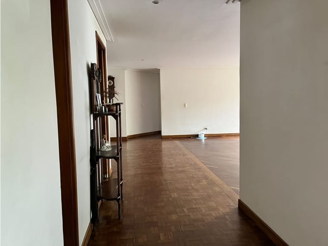 Apartamento de 3 alcobas en venta en La Florida, Medellín, 207 m² · foto 12 de 21