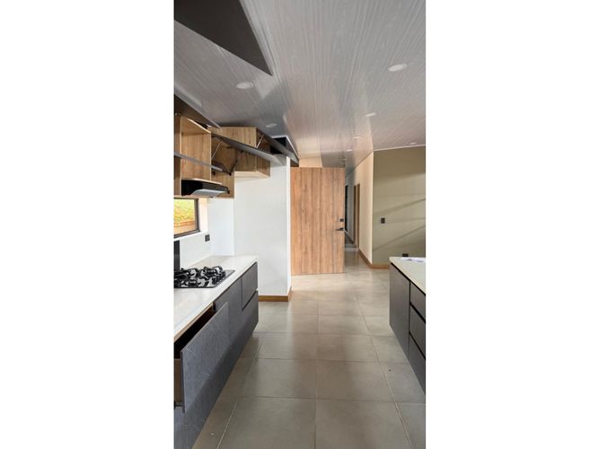 Casa de 4 alcobas en venta en Llano Grande, Rionegro, 341 m² · foto 6 de 14