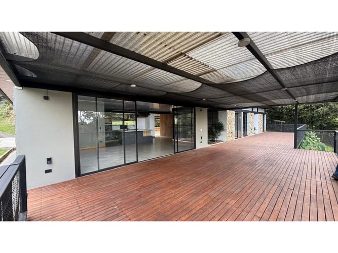 Casa de 4 alcobas en venta en Llano Grande, Rionegro, 341 m² · foto 11 de 14