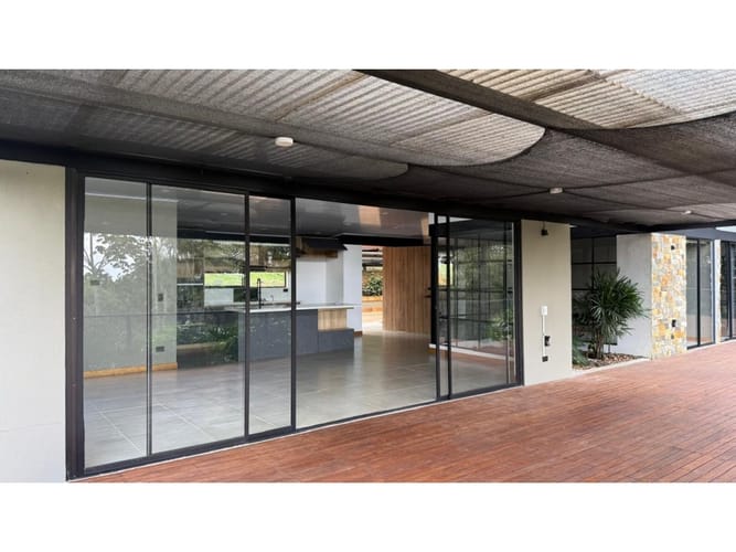 Casa de 4 alcobas en venta en Llano Grande, Rionegro, 341 m² · foto 12 de 14