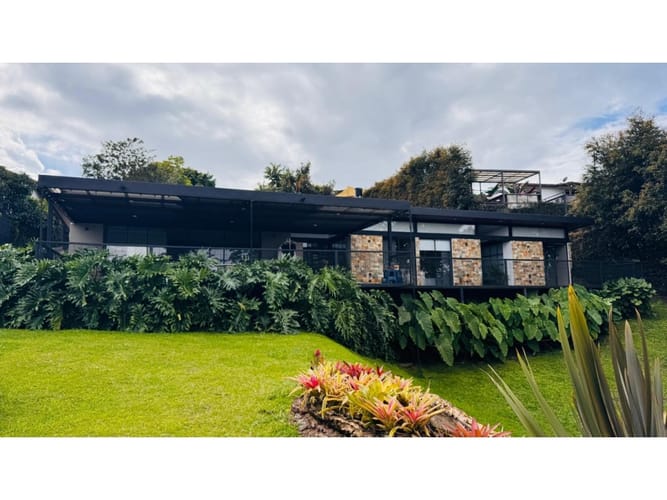 Casa de 4 alcobas en venta en Llano Grande, Rionegro, 341 m² · foto 13 de 14