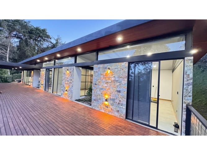 Casa de 4 alcobas en venta en Llano Grande, Rionegro, 341 m² · foto 14 de 14