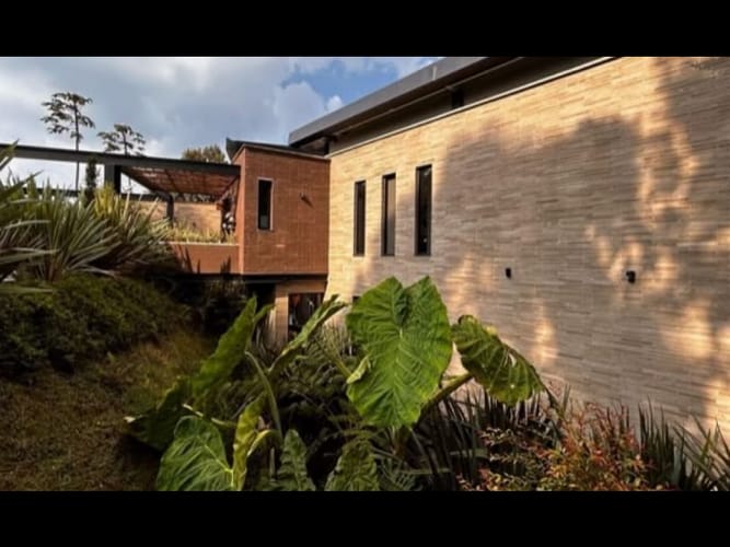 Casa de 5 alcobas en venta en Las Palmas, Envigado, 350 m² · foto 18 de 19