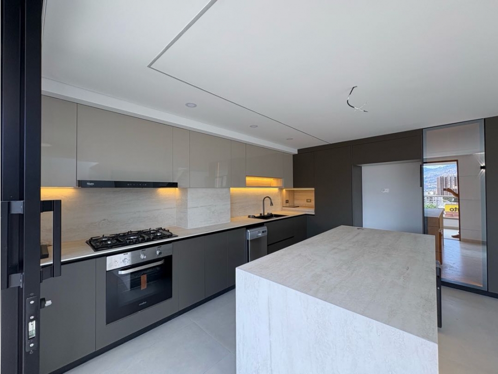 Apartamento en venta en Laureles, Medellín · foto 2 de 24