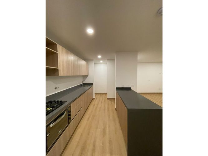 Apartamento de 3 alcobas en venta en El Porvenir, La Ceja, 80 m² · foto 3 de 16