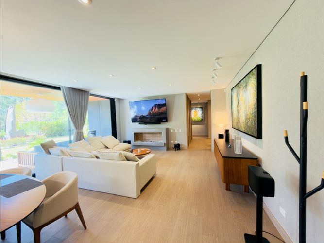 Apartamento de 5 alcobas en venta en Cabeceras De Llanogrande, Rionegro, 207 m² · foto 2 de 24