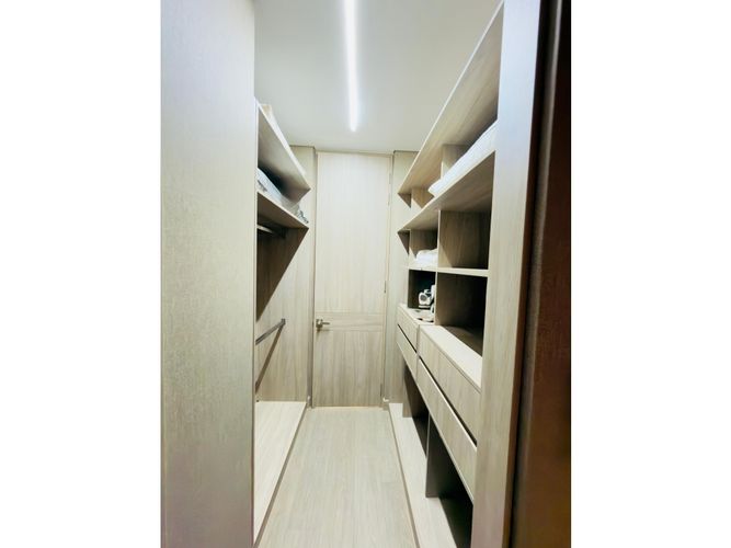 Apartamento de 5 alcobas en venta en Cabeceras De Llanogrande, Rionegro, 207 m² · foto 18 de 24