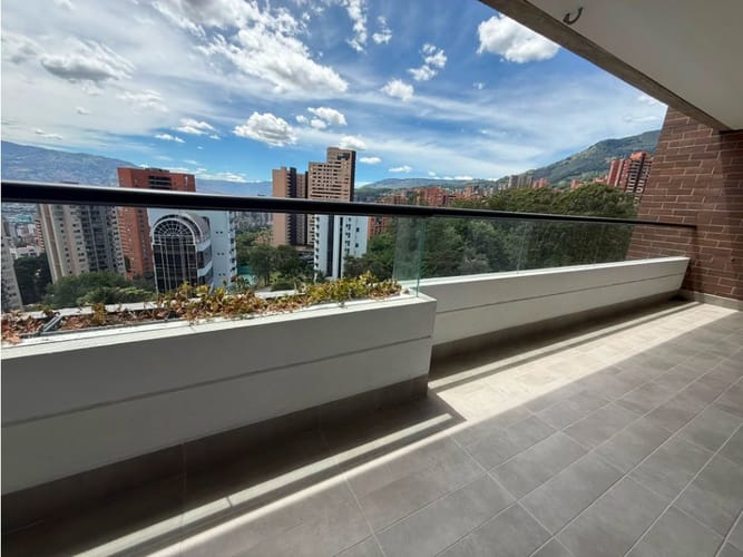 Apartamento de 2 alcobas en venta en El Poblado, Medellín, 87 m² · foto 6 de 24