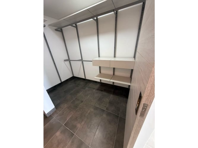 Apartamento de 2 alcobas en venta en El Poblado, Medellín, 87 m² · foto 12 de 24