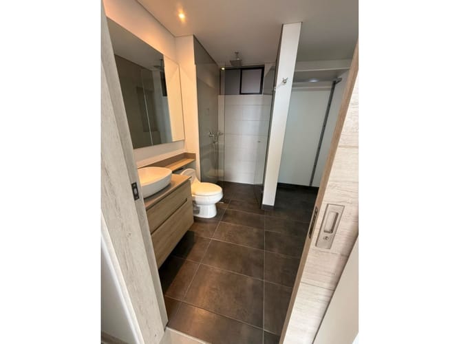 Apartamento de 2 alcobas en venta en El Poblado, Medellín, 87 m² · foto 13 de 24