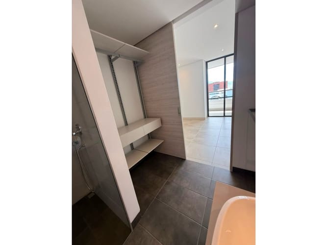 Apartamento de 2 alcobas en venta en El Poblado, Medellín, 87 m² · foto 16 de 24