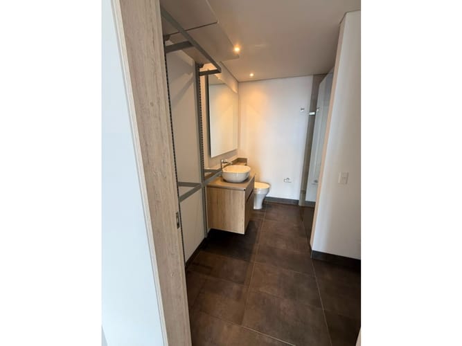 Apartamento de 2 alcobas en venta en El Poblado, Medellín, 87 m² · foto 20 de 24