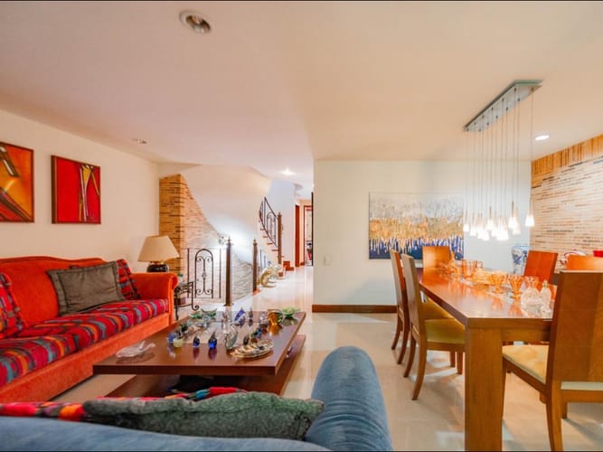 Casa de 3 alcobas en venta en Loma Del Esmeraldal, Envigado, 273 m² · foto 2 de 16