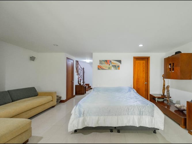 Casa de 3 alcobas en venta en Loma Del Esmeraldal, Envigado, 273 m² · foto 10 de 16