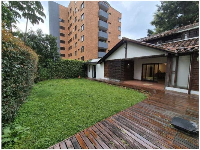 Casa de 5 alcobas en venta en El Poblado, Medellín, 300 m² · foto 3 de 24