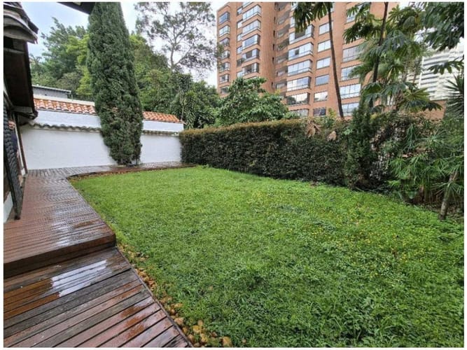 Casa de 5 alcobas en venta en El Poblado, Medellín, 300 m² · foto 4 de 24