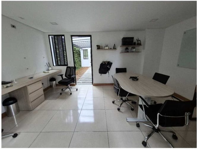Casa de 5 alcobas en venta en El Poblado, Medellín, 300 m² · foto 6 de 24