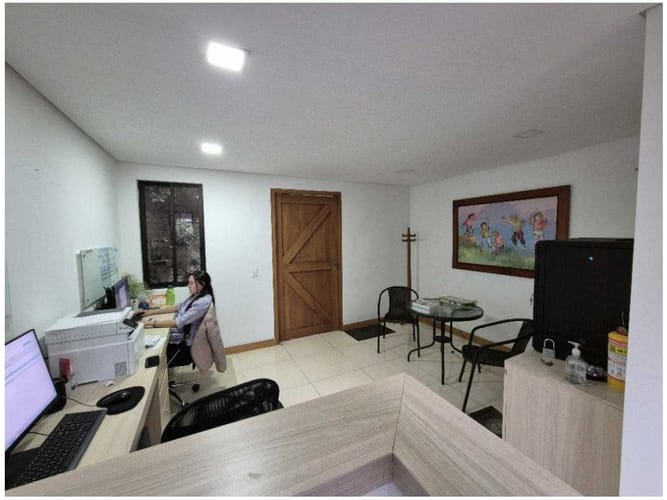 Casa de 5 alcobas en venta en El Poblado, Medellín, 300 m² · foto 9 de 24
