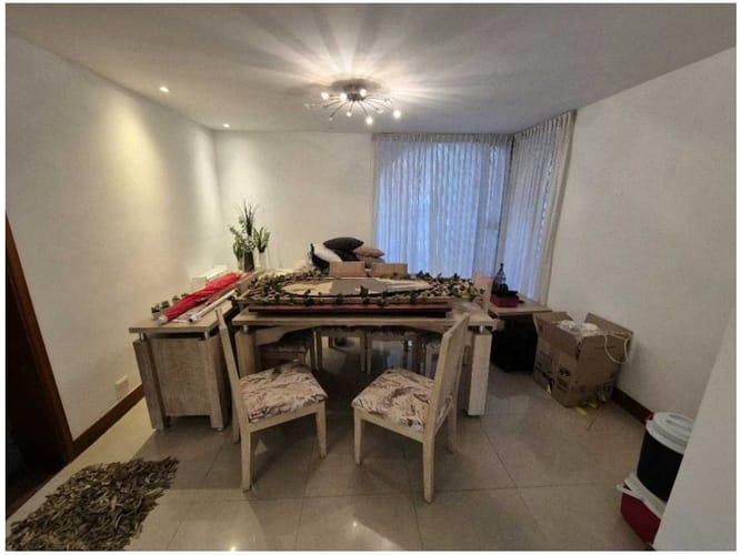 Casa de 5 alcobas en venta en El Poblado, Medellín, 300 m² · foto 13 de 24