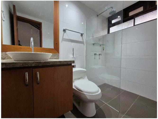 Casa de 5 alcobas en venta en El Poblado, Medellín, 300 m² · foto 16 de 24