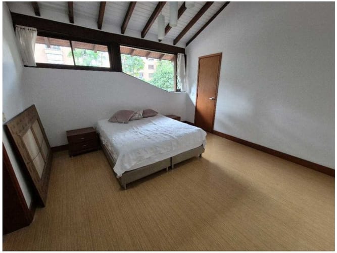 Casa de 5 alcobas en venta en El Poblado, Medellín, 300 m² · foto 18 de 24