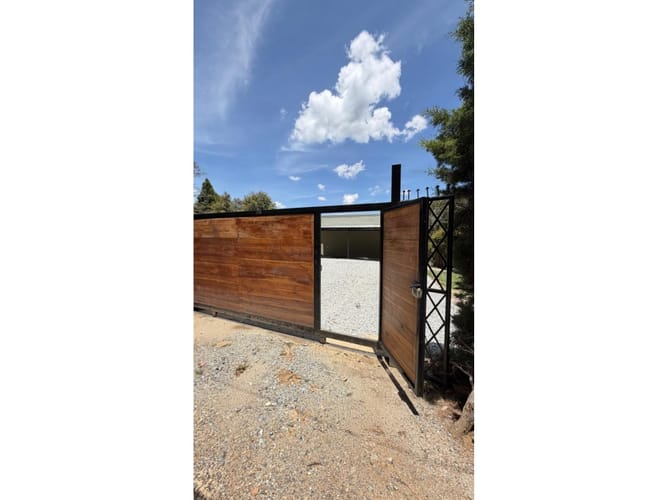 Casa de 3 alcobas en venta en El Porvenir, Rionegro, 370 m² · foto 3 de 24
