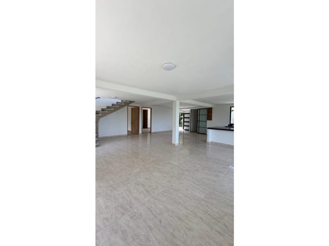 Casa de 3 alcobas en venta en El Porvenir, Rionegro, 370 m² · foto 10 de 24