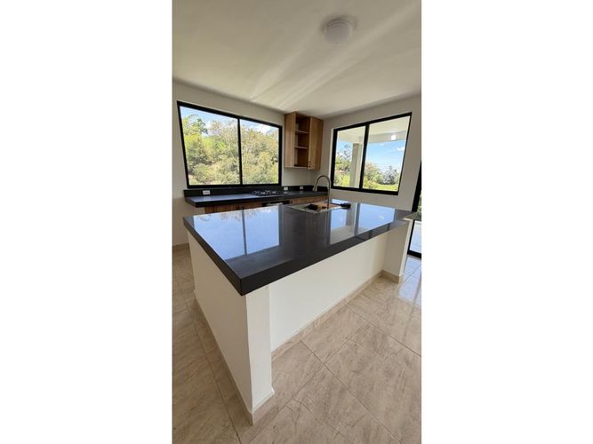Casa de 3 alcobas en venta en El Porvenir, Rionegro, 370 m² · foto 11 de 24