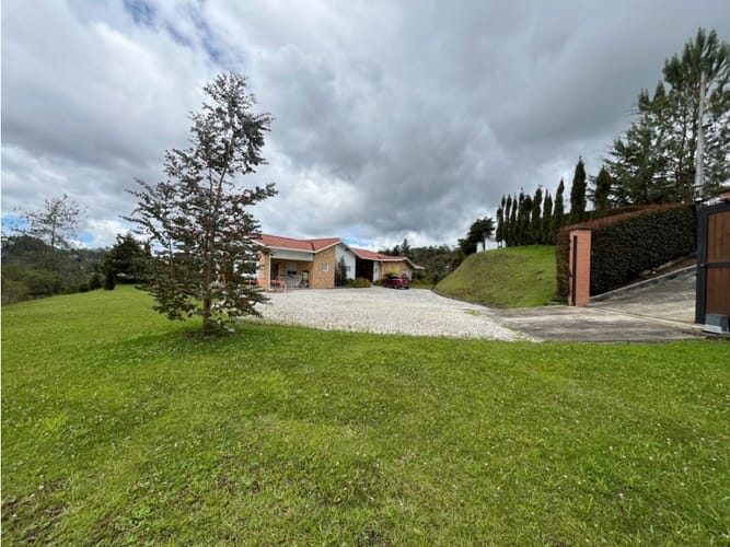 Casa de 4 alcobas en venta en Pantanillo, El Retiro, 540 m² · foto 2 de 24