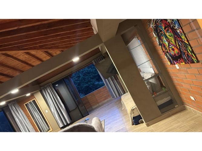 Casa de 4 alcobas en venta en Santa Elena, Guarne, 300 m² · foto 11 de 19