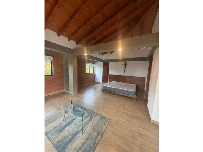 Casa de 4 alcobas en venta en Santa Elena, Guarne, 300 m² · foto 18 de 19