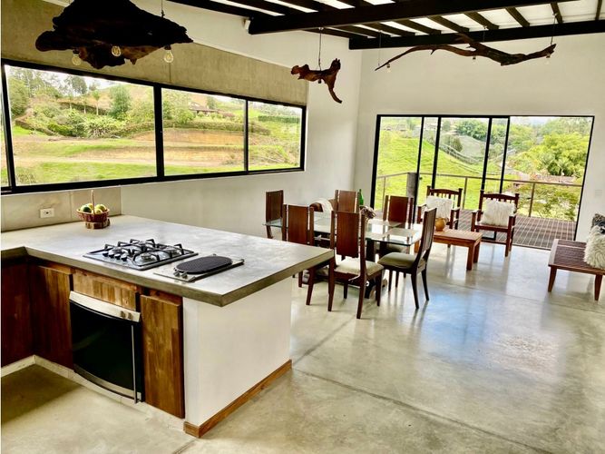 Casa de 3 alcobas en venta en San Antonio De Pereira, El Carmen de Viboral, 200 m² · foto 3 de 18