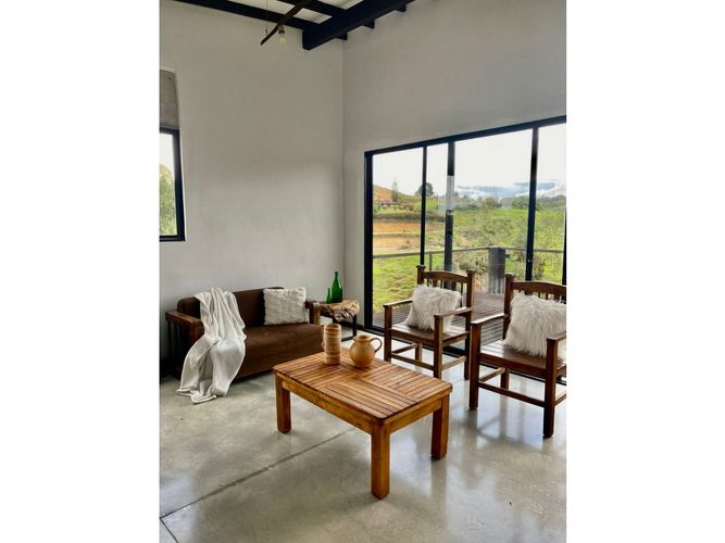 Casa de 3 alcobas en venta en San Antonio De Pereira, El Carmen de Viboral, 200 m² · foto 4 de 18
